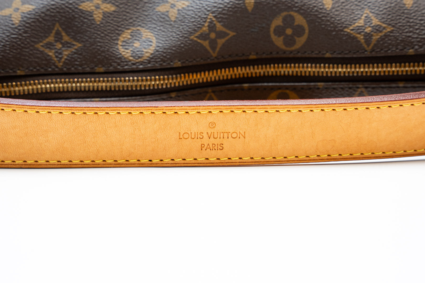 Louis Vuitton Berri MM Canvas Monogram Schultertasche